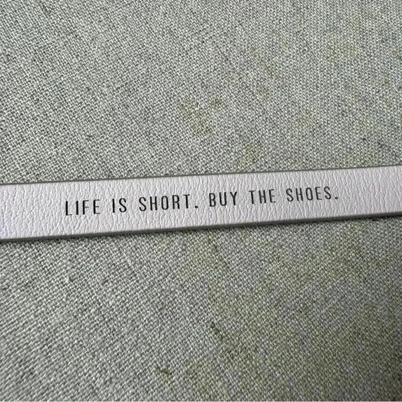 Stella & Dot Signature Engravable Leather Wrap Bracelet - Picture 8 of 11